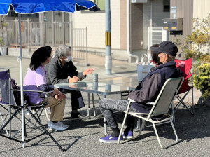 お客さんたくさん来てくれてぎわっている様子